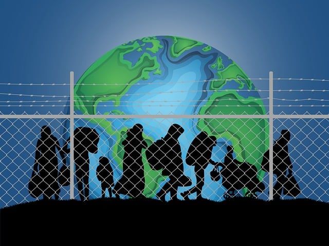 La migración es un fenómeno global que implica no solo la llegada de personas a nuevos países, sino también complejas dinámicas de tránsito y devoluciones