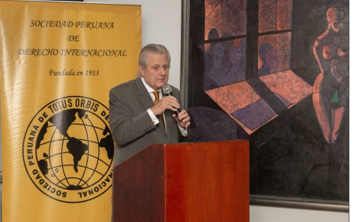 Embajador Óscar Maúrtua de Romaña habla sobre los desafíos de la diplomacia peruana en un contexto de competencia estratégica global y turbulencia política interna