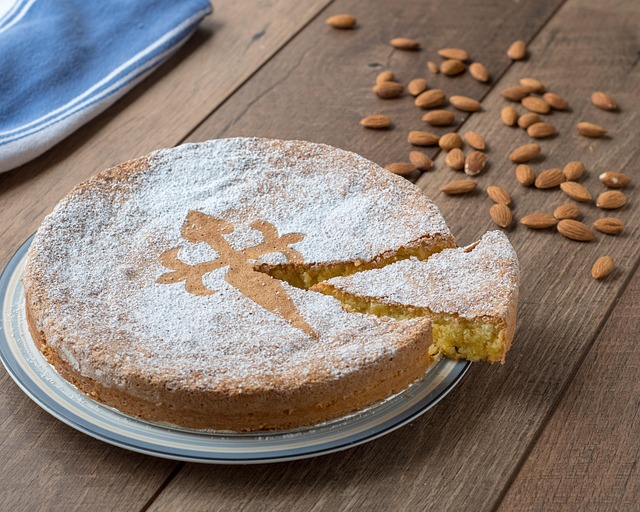 Descubre las mejores tartas de España, desde la Tarta de Santiago hasta la moderna tarta de queso. Un delicioso recorrido gastronómico.