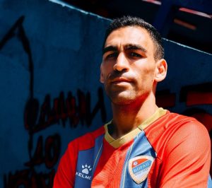 confirmando una vez más cuánto atraen los futbolistas españoles la atención de los aficionados más jóvenes del club de Banja Luka